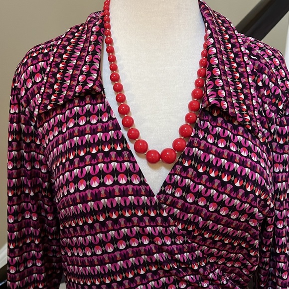 Dress wrapped style. - Picture 2 of 8